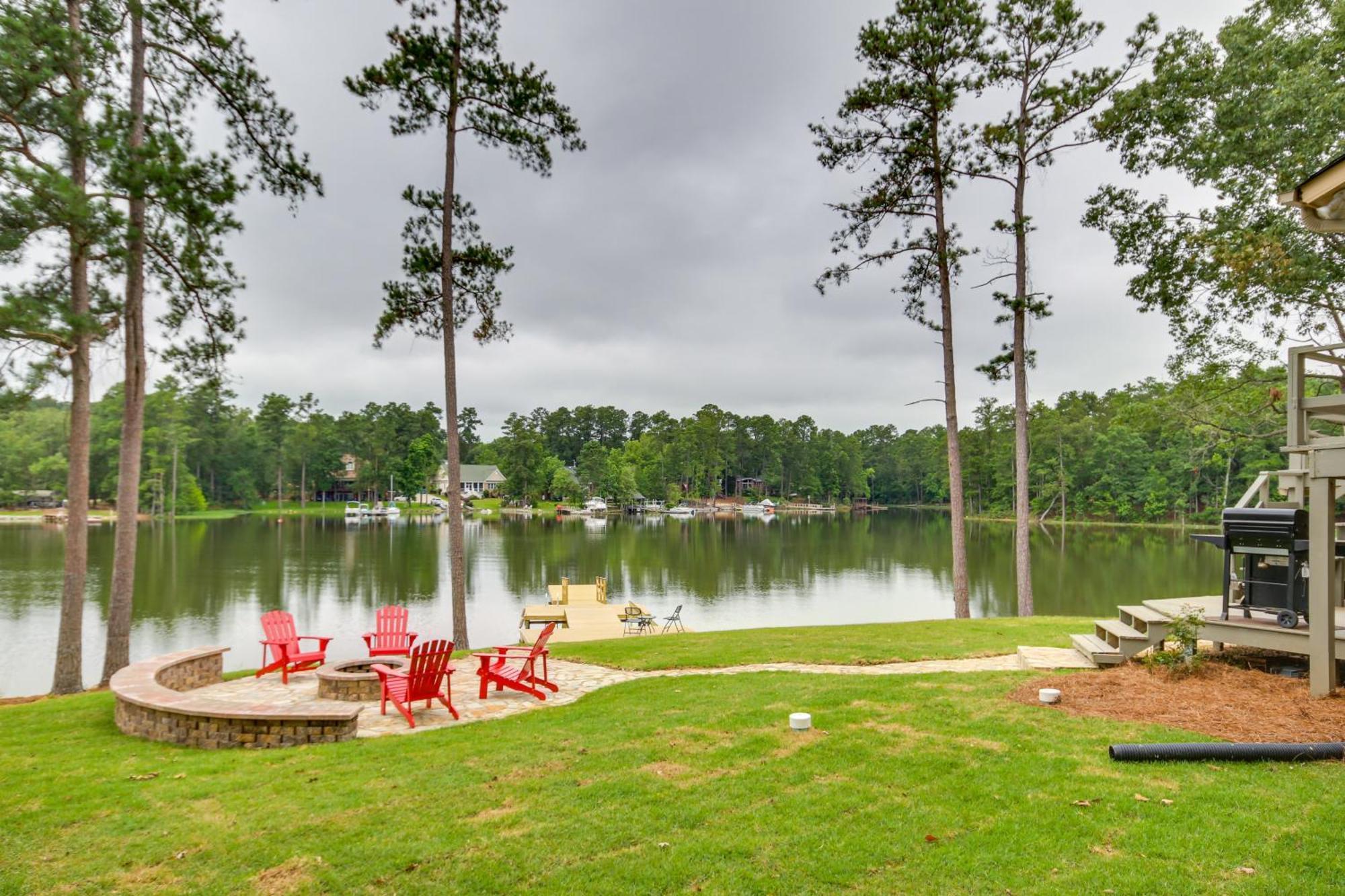 Waterfront Lakehouse With Private Dock And Fire Pit! Chapin Exterior photo
